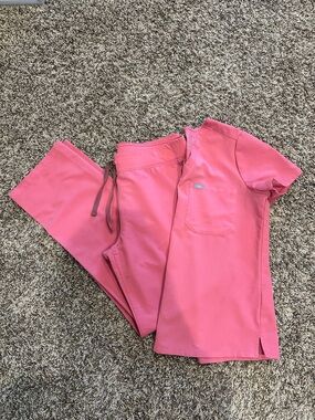 Pink figs set small top/medium bottom
